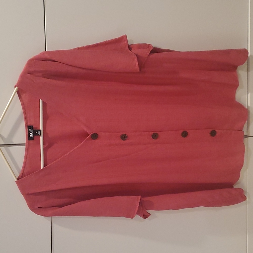 Women's lightweight top